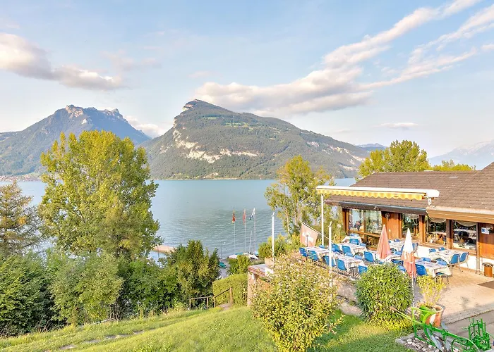 فندق ومطعم موف